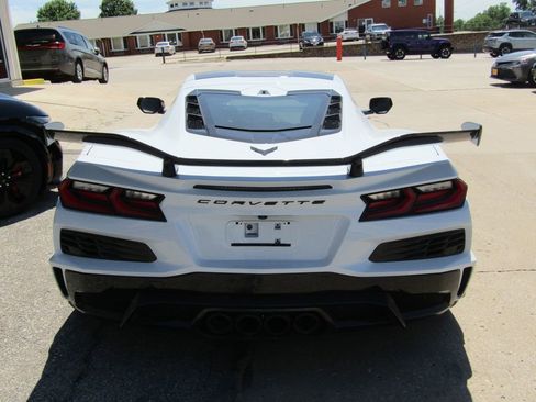 Used 2023 Chevrolet Corvette Z06 w/ Z07 Performance Package RWD image 17