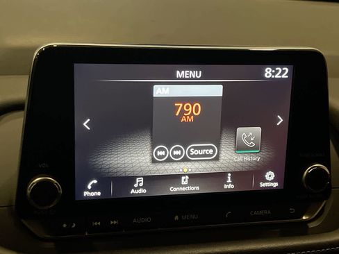 Used 2024 Nissan Rogue S image 16