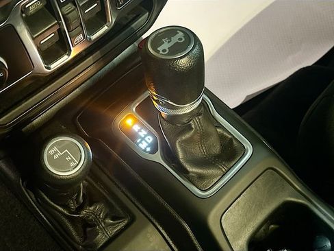 Used 2019 Jeep Wrangler Unlimited Sport S image 17