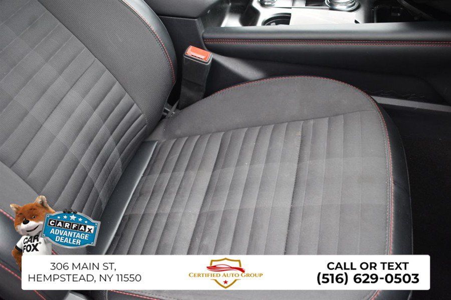 Used 2025 Ford Explorer ST-Line w/ ST-Line Street Pack AWD/4WD image 24