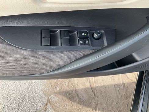 Used 2023 Toyota Corolla LE image 4