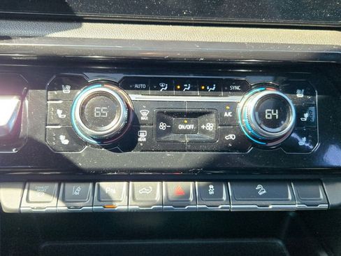 Used 2024 GMC Sierra 3500 AT4 w/ AT4 Preferred Package image 18