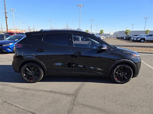 Used 2023 Chevrolet Bolt EUV LT w/ Convenience Package image 3