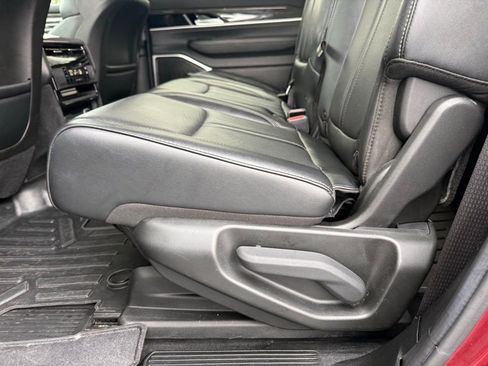 Used 2022 Jeep Wagoneer Series II w/ Premium Group I image 35