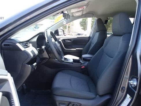 Used 2024 Toyota RAV4 XLE FWD image 19