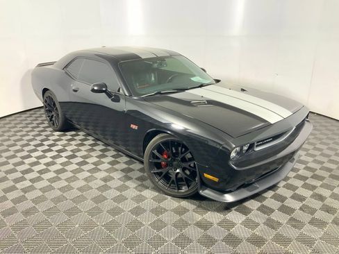 Used 2014 Dodge Challenger SRT8 w/ Harman/Kardon Audio Group RWD image 2