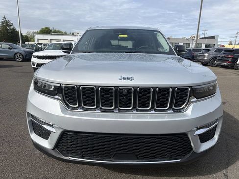 Used 2022 Jeep Grand Cherokee Limited 4xe w/ Luxury Tech Group II AWD/4WD image 8