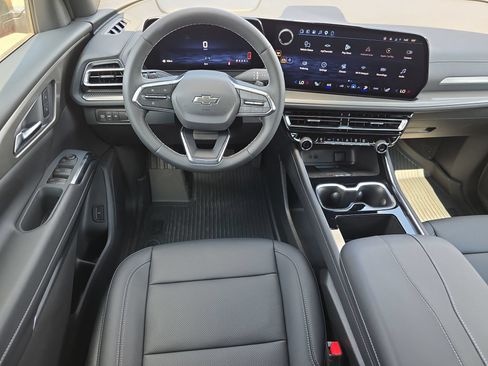 New 2027 Chevrolet Traverse LT w/ Midnight/Sport Edition FWD image 13