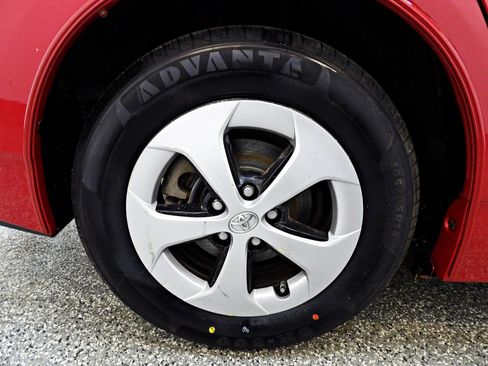 Used 2013 Toyota Prius Two image 19