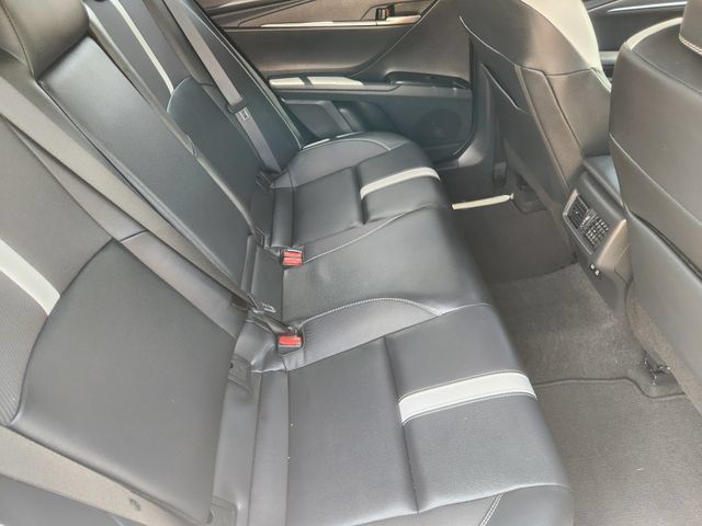 Used 2025 Toyota Camry SE w/ Convenience Package FWD image 31