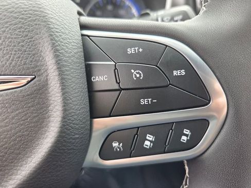 New 2026 Chrysler Pacifica Select image 28