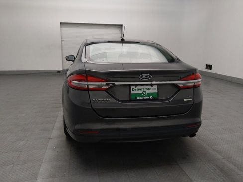 Used 2018 Ford Fusion SE w/ Fusion SE Technology Package FWD image 6
