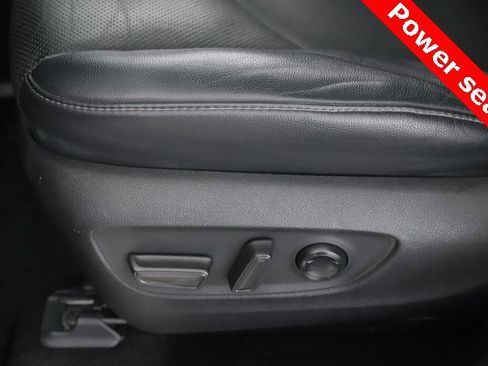 Used 2022 Toyota Highlander Platinum image 18