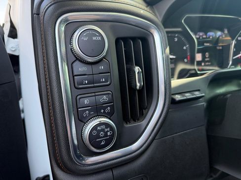 Used 2020 GMC Sierra 2500 AT4 w/ AT4 Premium Package AWD/4WD image 32