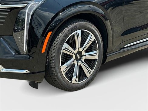 New 2025 Cadillac Escalade IQ Luxury 2 image 17