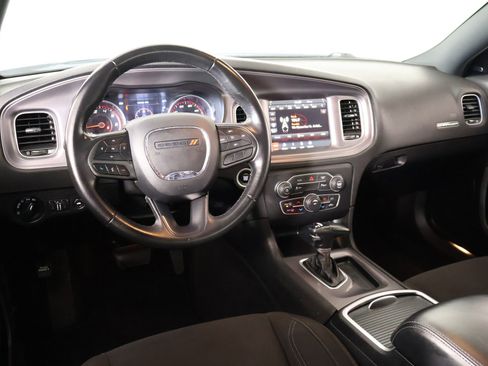 Used 2023 Dodge Charger SXT image 2