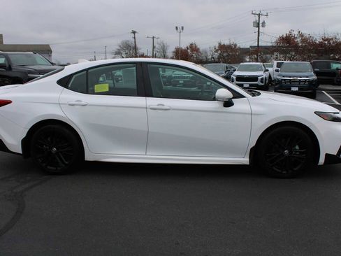 Used 2025 Toyota Camry LE image 8