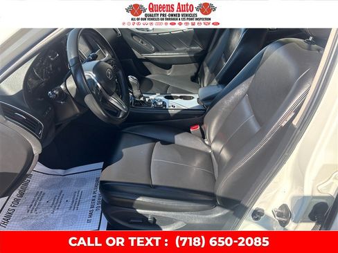 Used 2021 INFINITI Q50 Luxe AWD/4WD image 10
