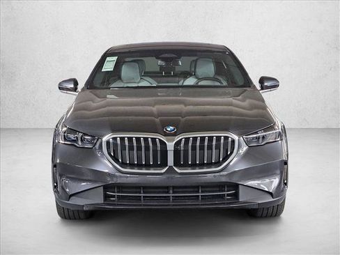 Used 2026 BMW 530i w/ Premium Package RWD image 2