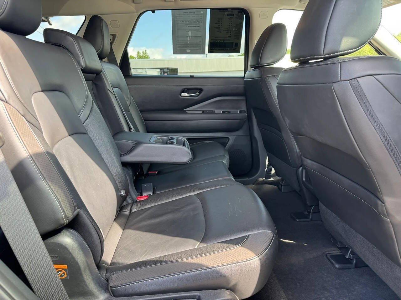 Used 2025 Nissan Pathfinder SL w/ Cargo Package AWD/4WD image 16