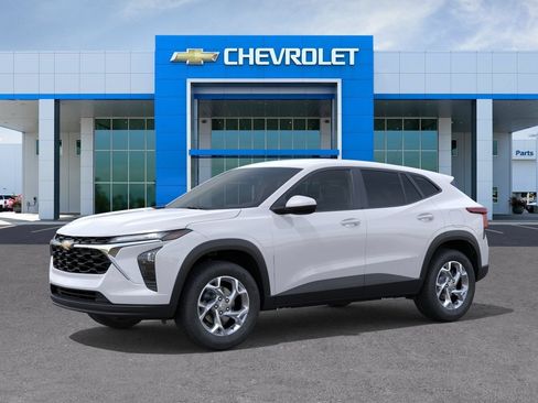 New 2026 Chevrolet Trax LS w/ LS Convenience Package FWD image 2