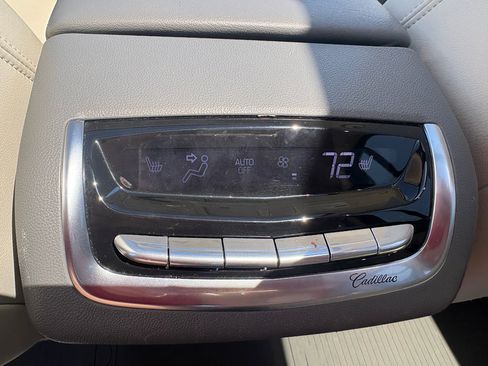 Used 2024 Cadillac XT6 Premium Luxury AWD/4WD image 32