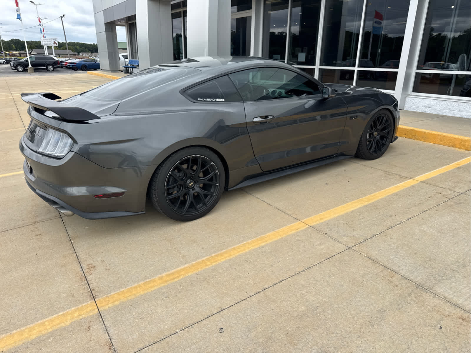Used 2019 Ford Mustang GT Premium w/ Equipment Group 401A RWD image 4
