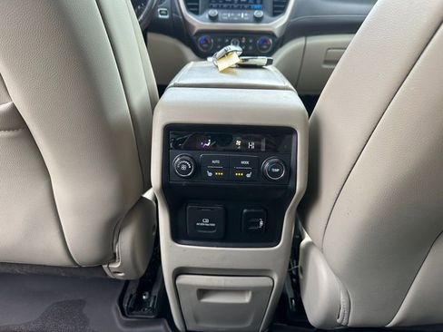 Used 2018 GMC Acadia Denali w/ Technology Package image 25