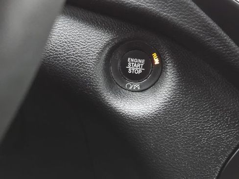 Used 2022 Jeep Cherokee Limited AWD/4WD image 22