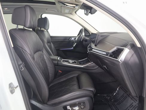 Used 2023 BMW X7 xDrive40i w/ Premium Package image 13