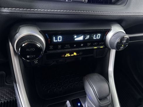 Used 2025 Toyota RAV4 LE AWD/4WD image 17