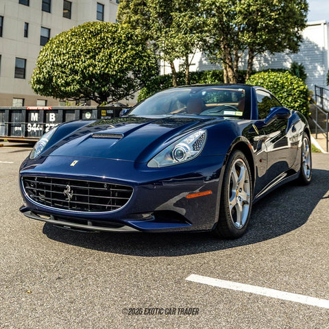 Used 2012 Ferrari California RWD image 92