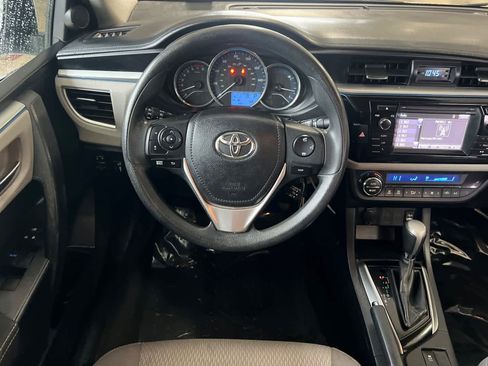Used 2015 Toyota Corolla LE image 14