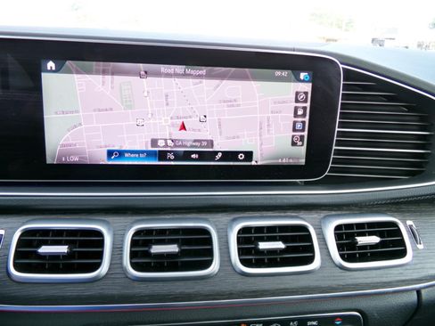 Used 2021 Mercedes-Benz GLS 450 4MATIC image 9