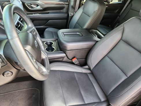 Used 2024 Chevrolet Tahoe Z71 w/ Luxury Package AWD/4WD image 13