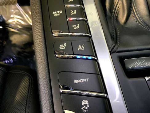 Certified 2021 Porsche Macan S AWD/4WD image 37