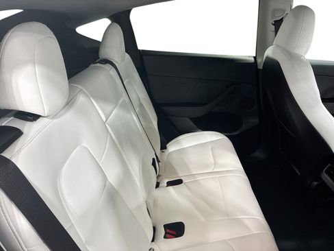Certified 2023 Tesla Model Y Long Range AWD/4WD image 11