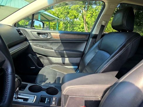 Used 2016 Subaru Outback 3.6R Limited image 12