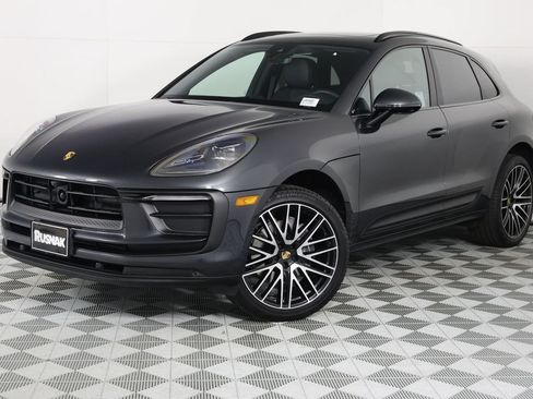 Certified 2026 Porsche Macan AWD/4WD image 35