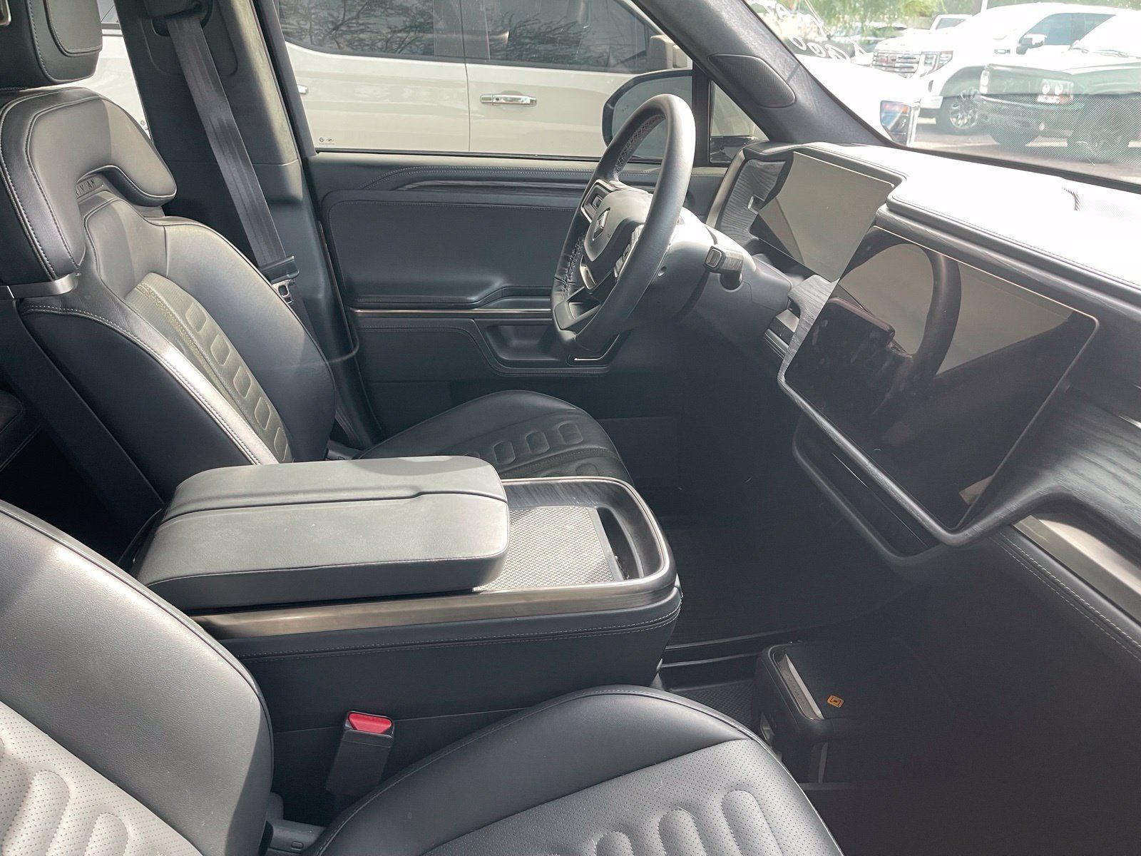 Used 2022 Rivian R1T Launch Edition AWD/4WD image 6