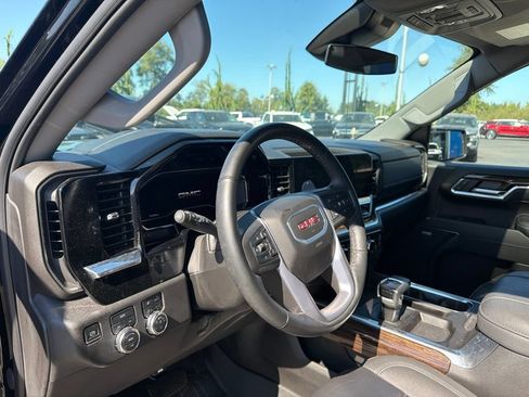 Used 2025 GMC Sierra 1500 Elevation w/ Elevation Premium Package AWD/4WD image 10