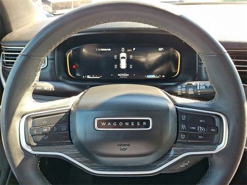 Used 2022 Jeep Wagoneer Series III w/ Flexible Seating Group image 20