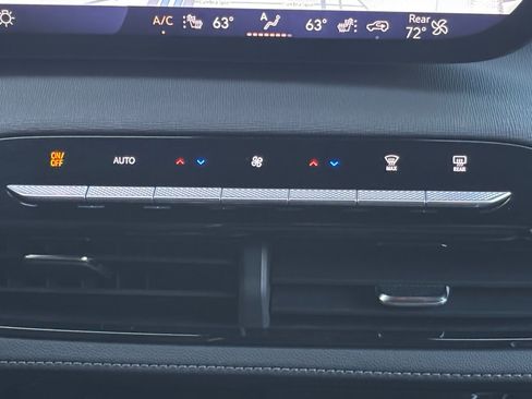 Used 2025 Buick Enclave Preferred w/ Power Package image 4