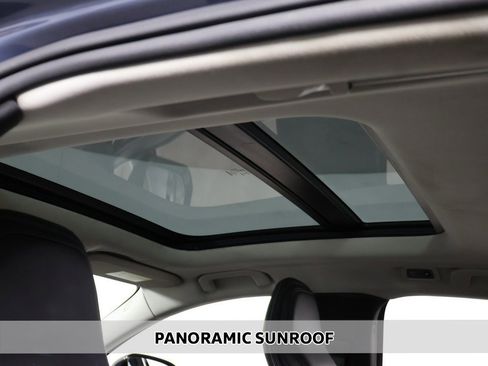 Used 2019 Volvo S60 T5 R-Design image 4