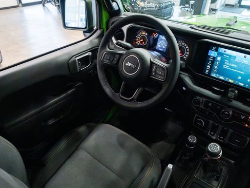 Used 2025 Jeep Wrangler Sport S image 10