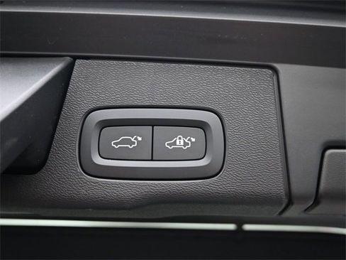 Used 2023 Volvo XC60 B5 Core w/ Climate Package image 27