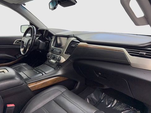 Used 2020 GMC Yukon Denali w/ Denali Premium Package RWD image 44