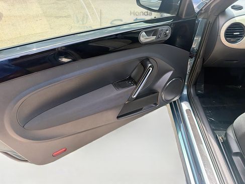 Used 2018 Volkswagen Beetle 2.0T Coast FWD image 19