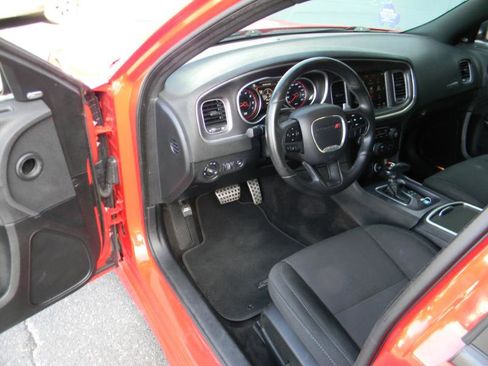Used 2018 Dodge Charger R/T Scat Pack image 15