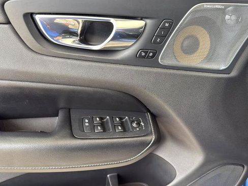 Used 2018 Volvo XC60 T6 R-Design w/ Convenience Package image 22